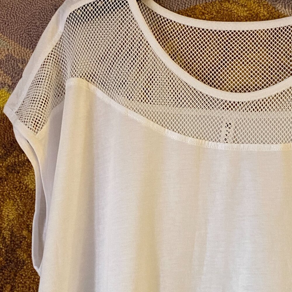 NEW Fabletics Dijon Sz 2XL Womens Knit/Mesh Top T-Shirt White - Picture 3 of 9